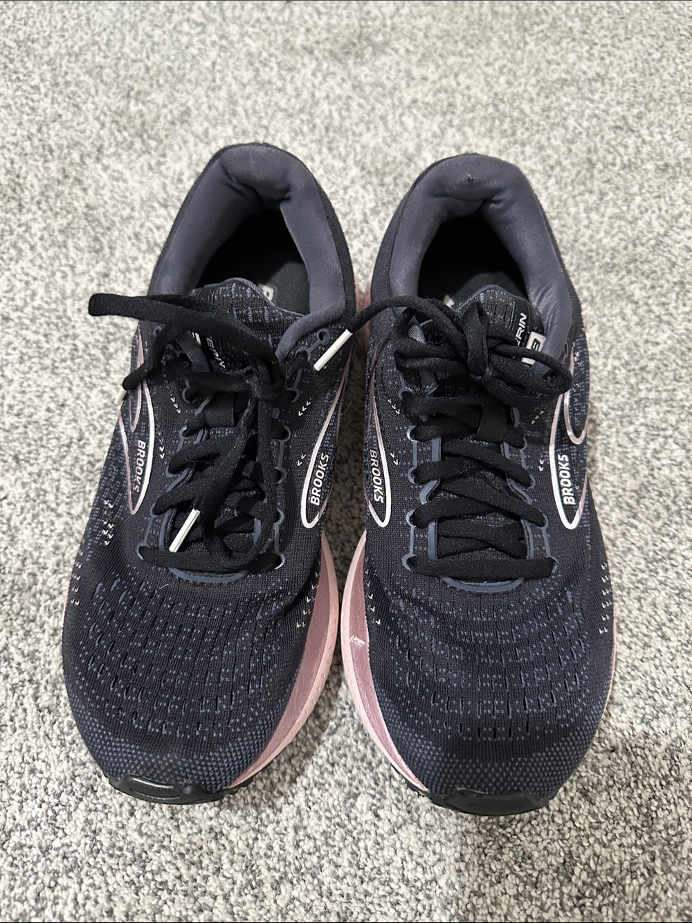 Glycerin Brooks Women's Black with Pink Accent Running Sneakers
